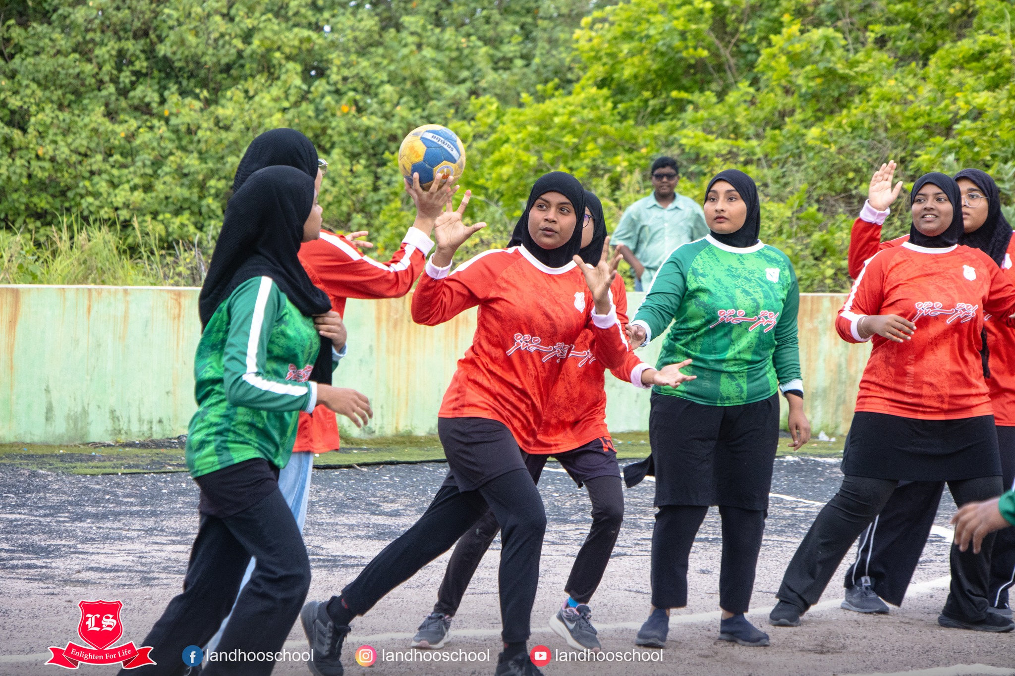 ނ. ލަންދޫ ސްކޫލް ސްޕޯޓްސް ފިއެސްޓާގެ ހޭންޑްބޯލް މެޗްތައް ފޯރިއާއެކު ފަށައިފި